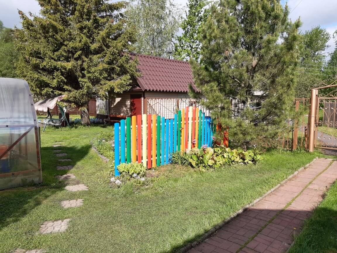 забор из разноцветного штакетника односторонний фото2 в Мурманске
