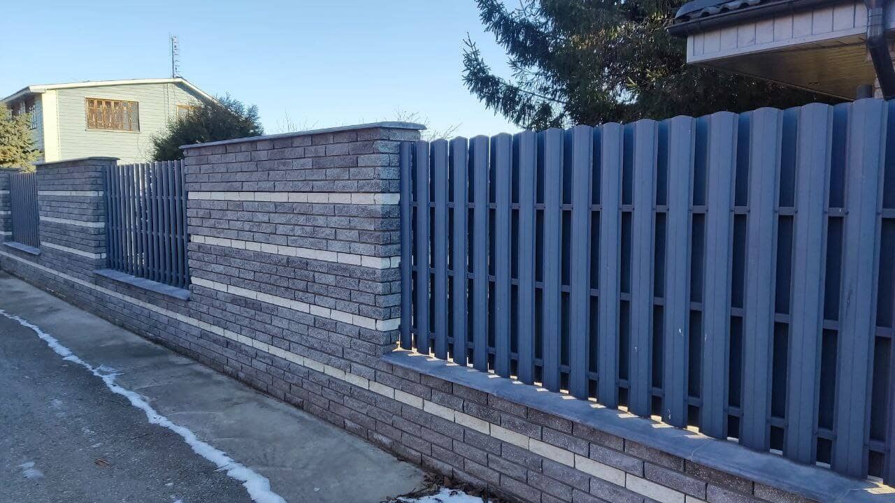 забор из штакетника RAL7024/7024 Серый графит двусторонний фото2 в Мурманске