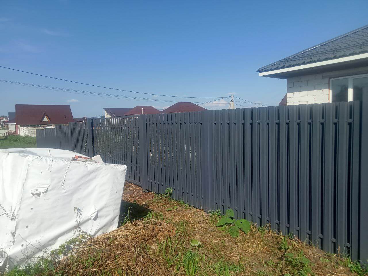 Забор из евроштакетника 21м RAL7024/7024 Серый Графит двусторонний фото 3 в Мурманске