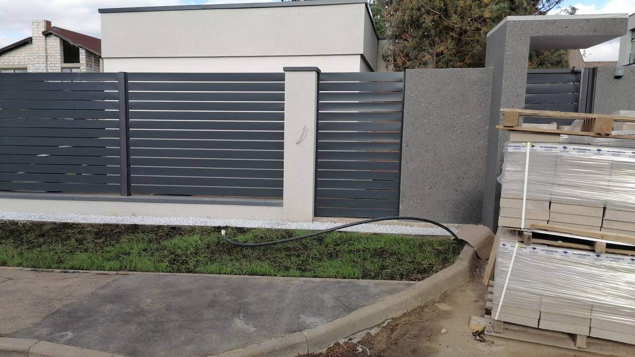 Забор-ранчо из металлопланкена 36м RAL7024 Серый Графит фото 8 в Мурманске