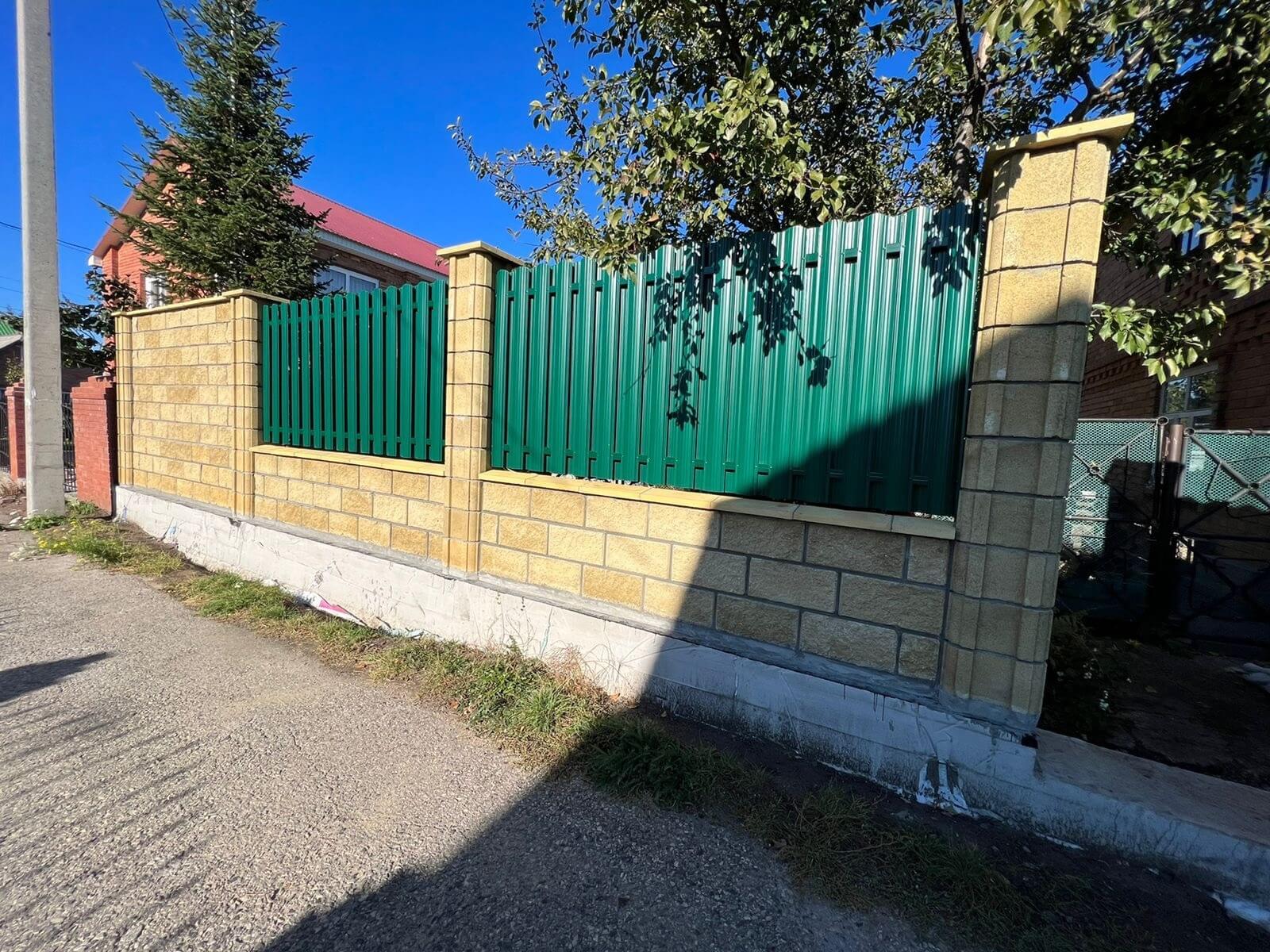 Забор из евроштакетника 22м RAL6005/6005 Зеленый Мох двусторонний фото 4 в Мурманске