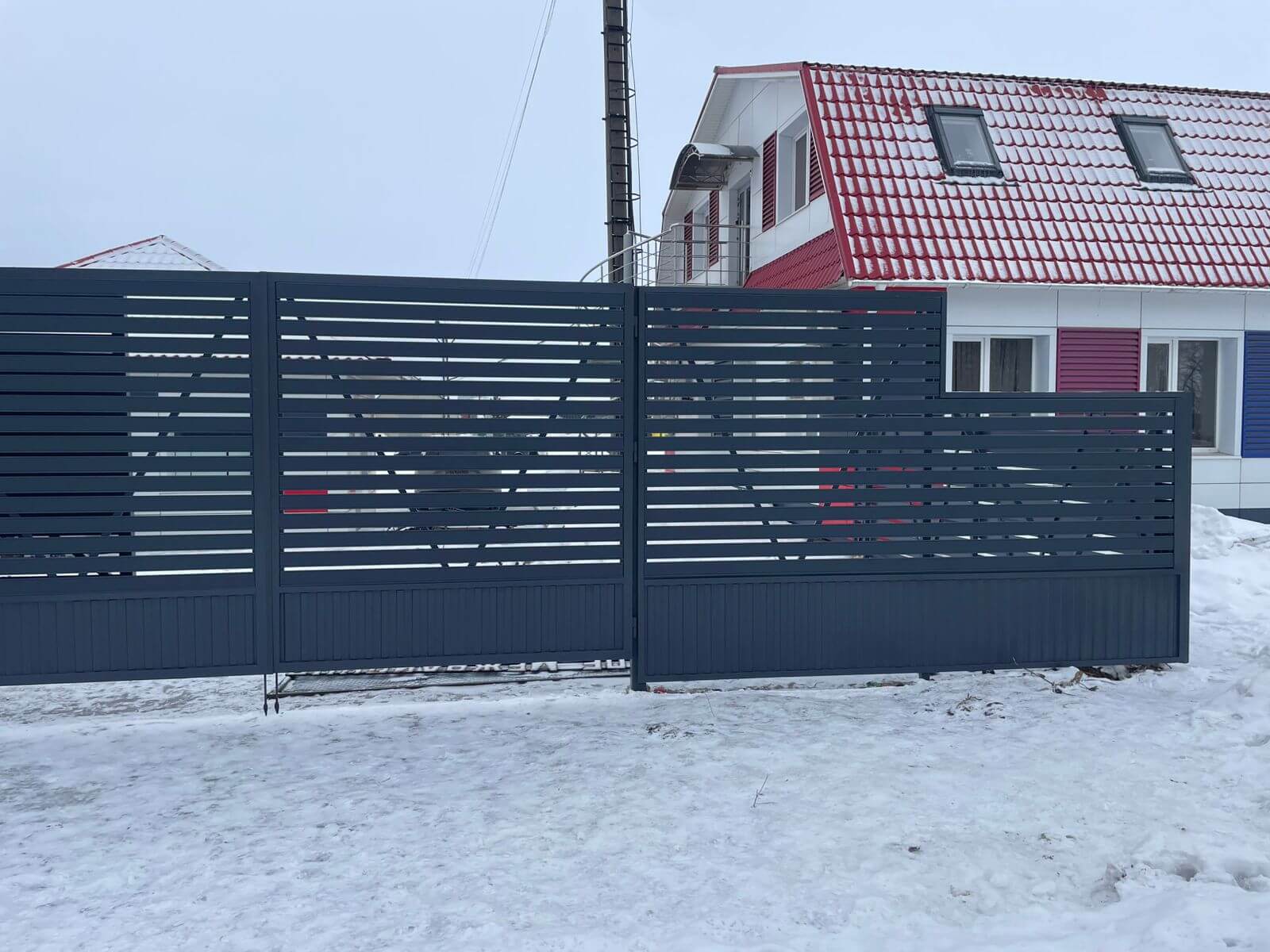 Забор-ранчо из металлического планкена 11м RAL7024 Серый Графит фото 1 в Мурманске