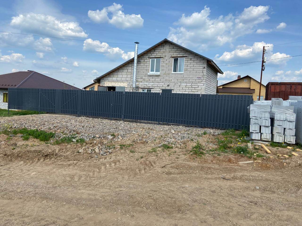 Забор из евроштакетника 16м RAL7024 Серый Графит фото 6 в Мурманске