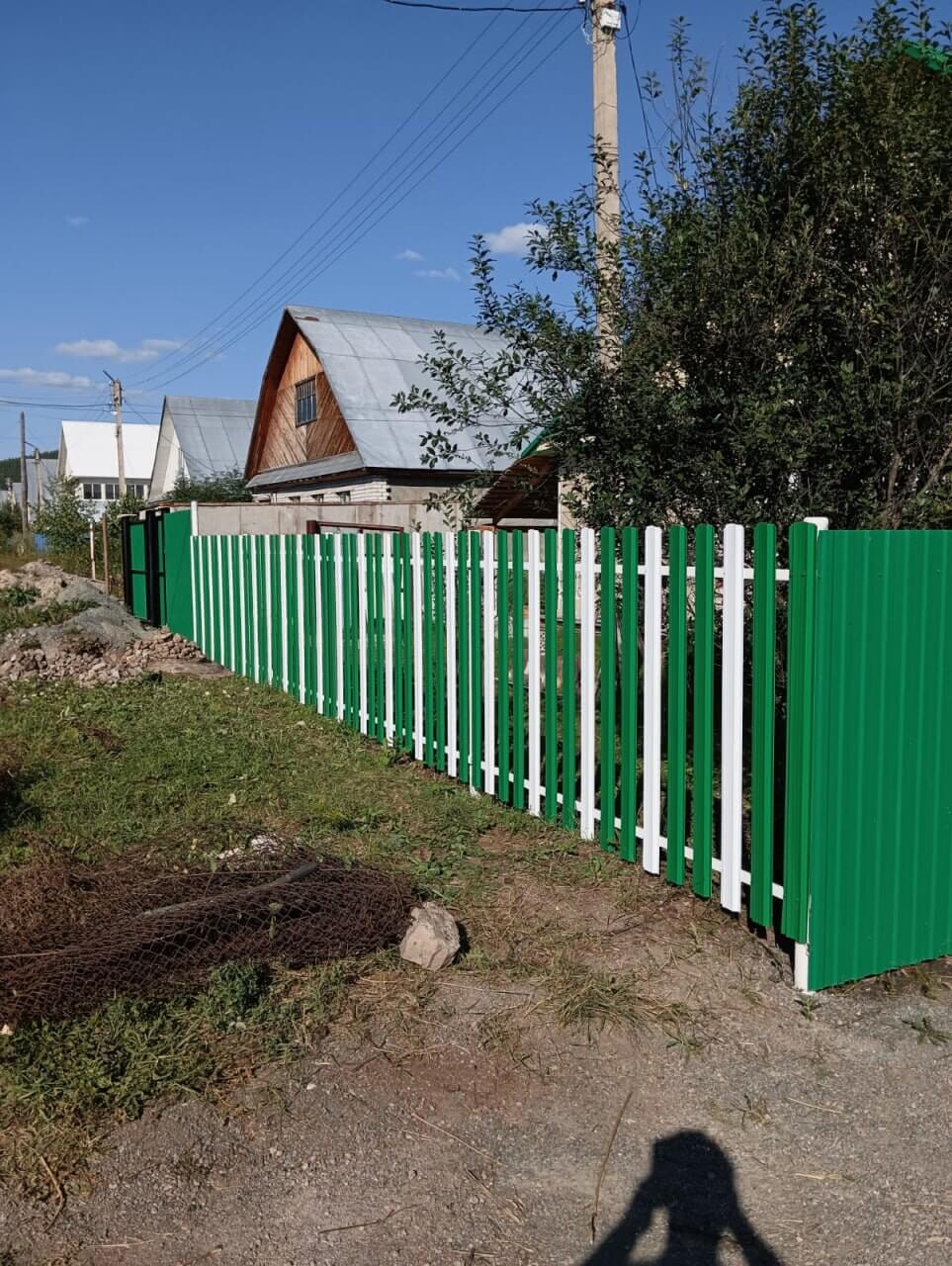 Забор из евроштакетника 10м RAL9003 Белый, RAL6029 Зеленая Мята в Мурманске