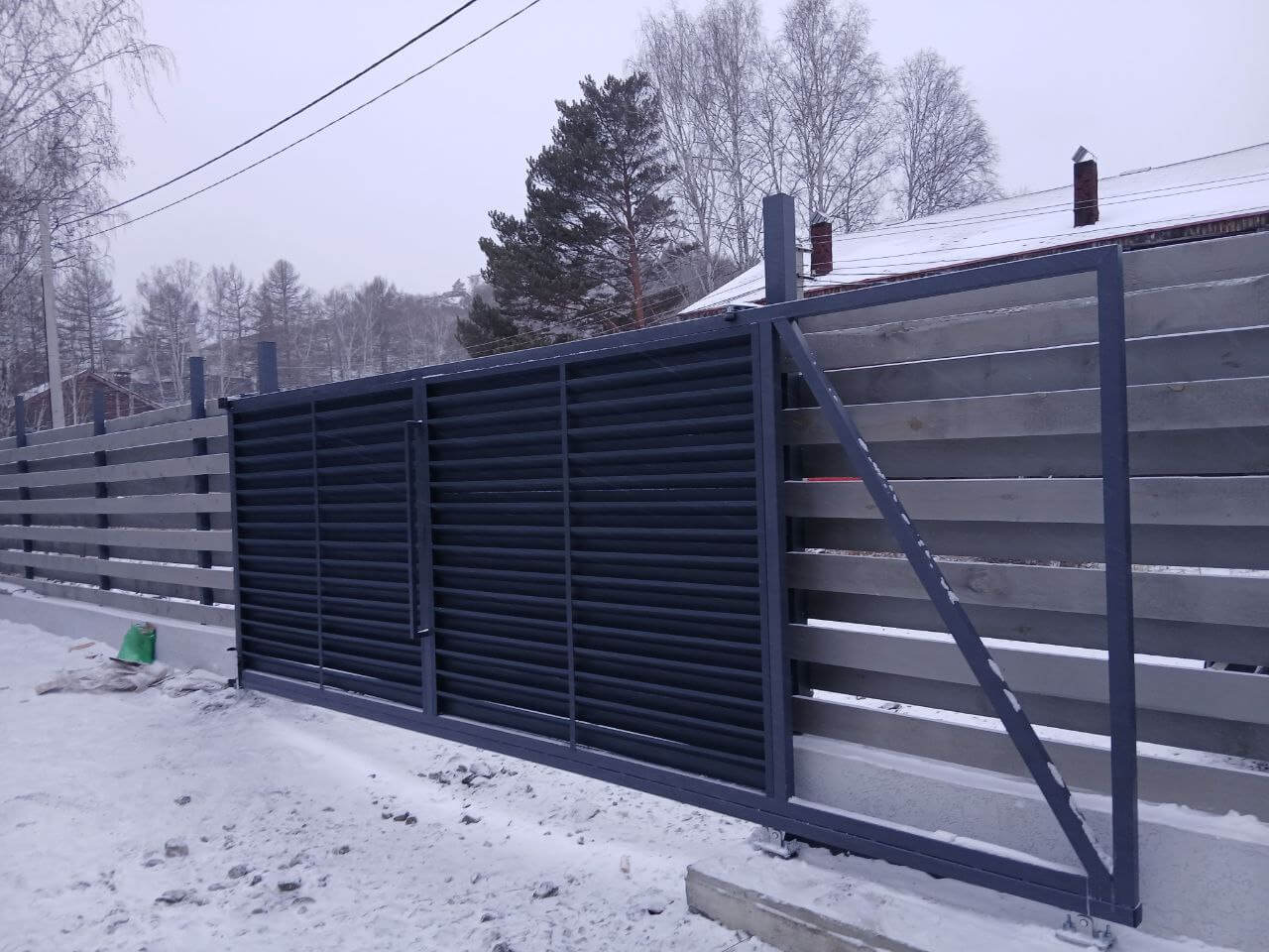 Входная группа из ламелей Хай-Тек RAL7024/7024 Серый Графит двусторонний МАТТЕ фото 4 в Мурманске