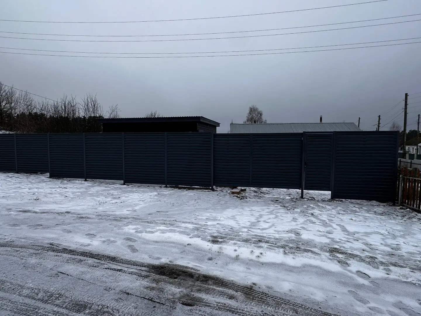 Забор-жалюзи из ламелей Хай-Тек 20м RAL7024/7024 Серый Графит двусторонний МАТТЕ фото 1 в Мурманске